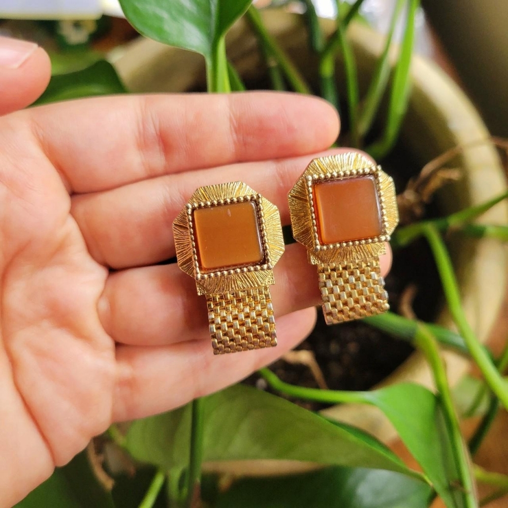 Vintage 1980s Mesh Chain Gold Modernist Square Cuff Links